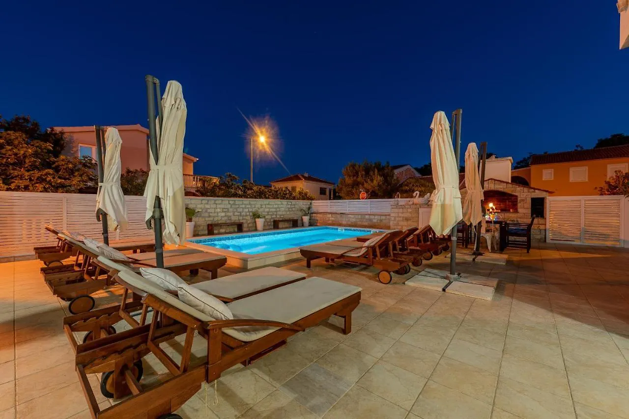 דירה ויר Villa Karmen - Poolhouse