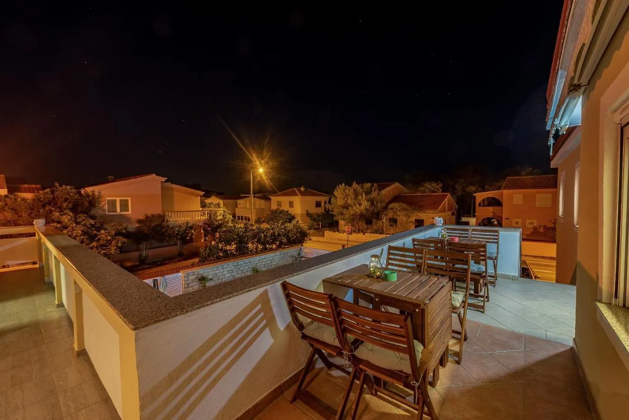 ויר Villa Karmen - Poolhouse