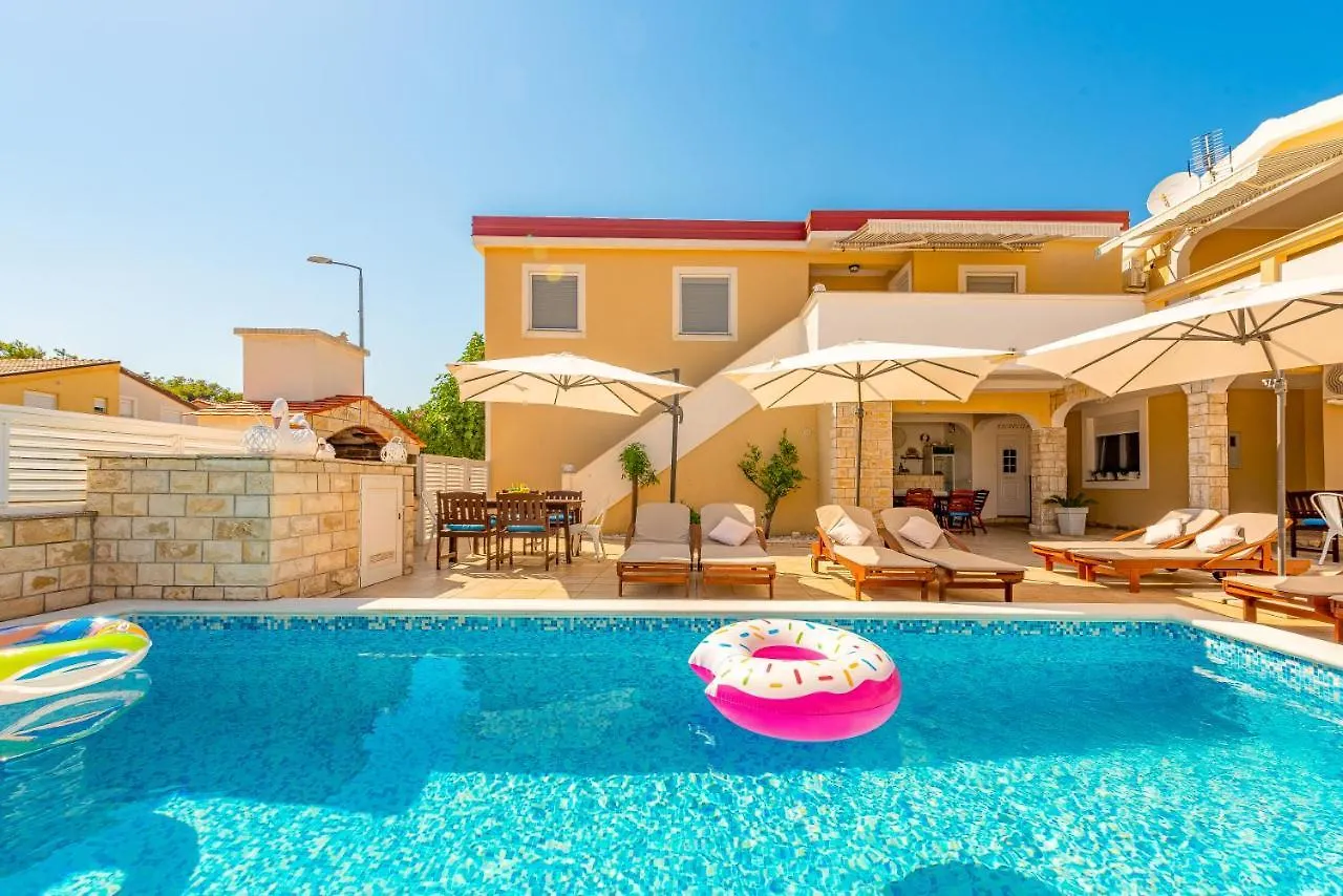 ויר Villa Karmen - Poolhouse