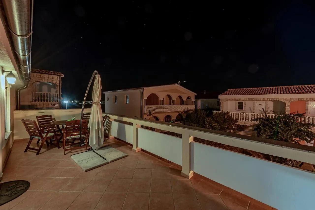 דירה ויר Villa Karmen - Poolhouse