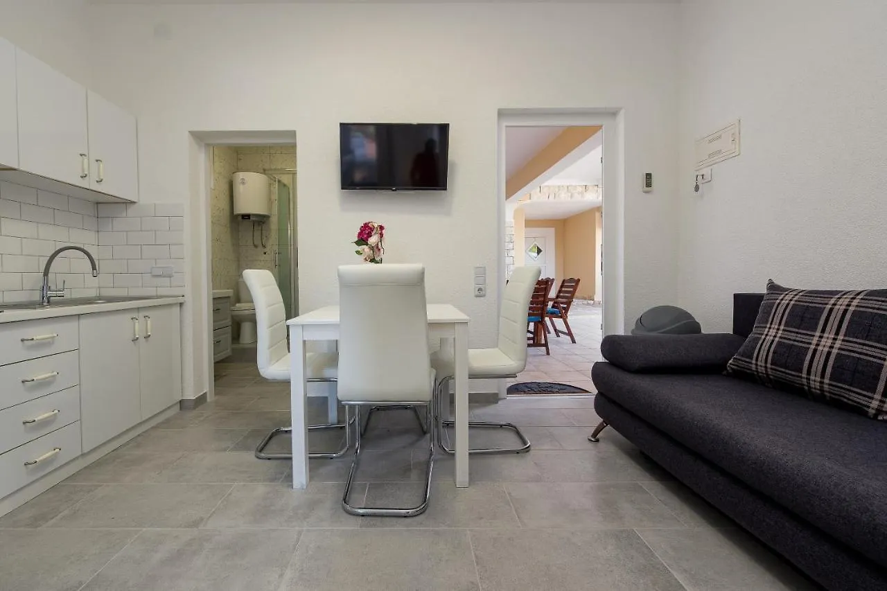 ויר Villa Karmen - Poolhouse 0*,