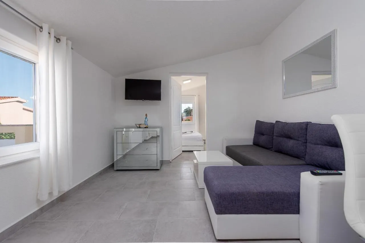 ויר Villa Karmen - Poolhouse