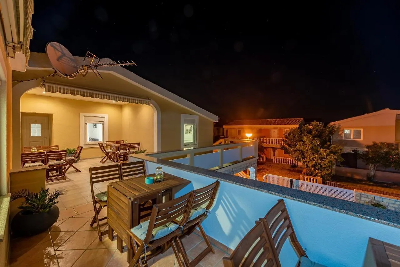ויר Villa Karmen - Poolhouse דירה