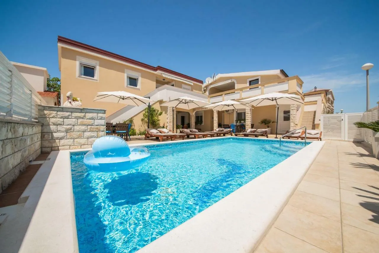 Villa Karmen - Poolhouse Vir Horvátország