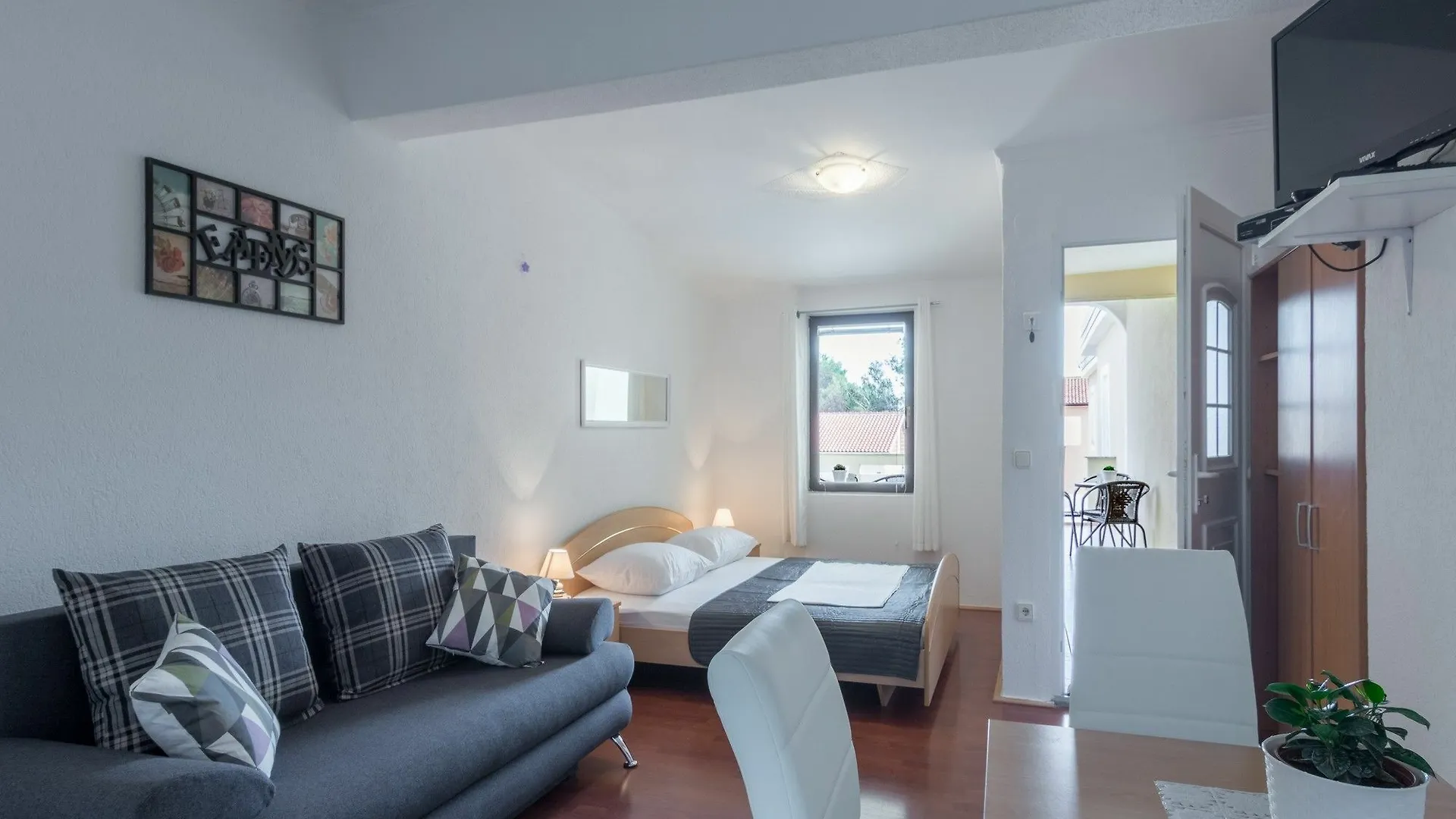 ויר Villa Karmen - Poolhouse
